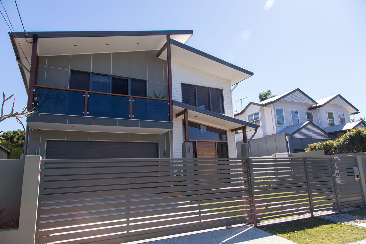 A modern dwelling house in Bulimba.