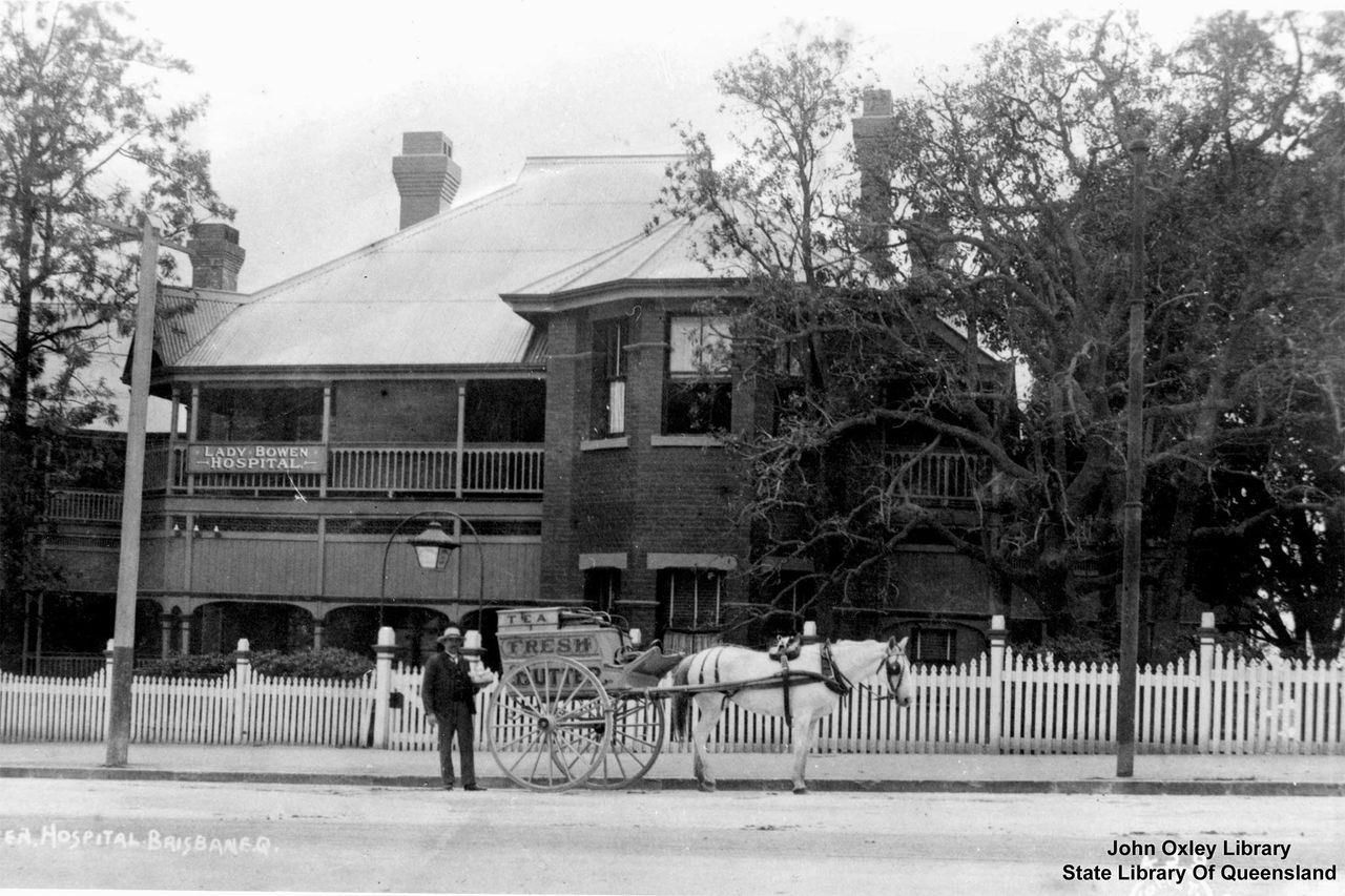 An historical image of a horse and carriage outside Lady Bowen Hospital. Photo courtesy of John Oxley Library.