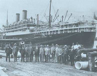 Steamship Orford docked at Bretts Wharf, Hamilton, Brisbane, c. 1929.