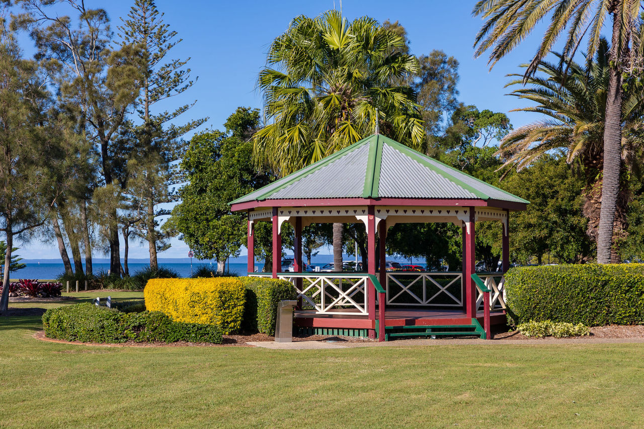 Rotunda at Drevesen Park. Moreton Bay in background.